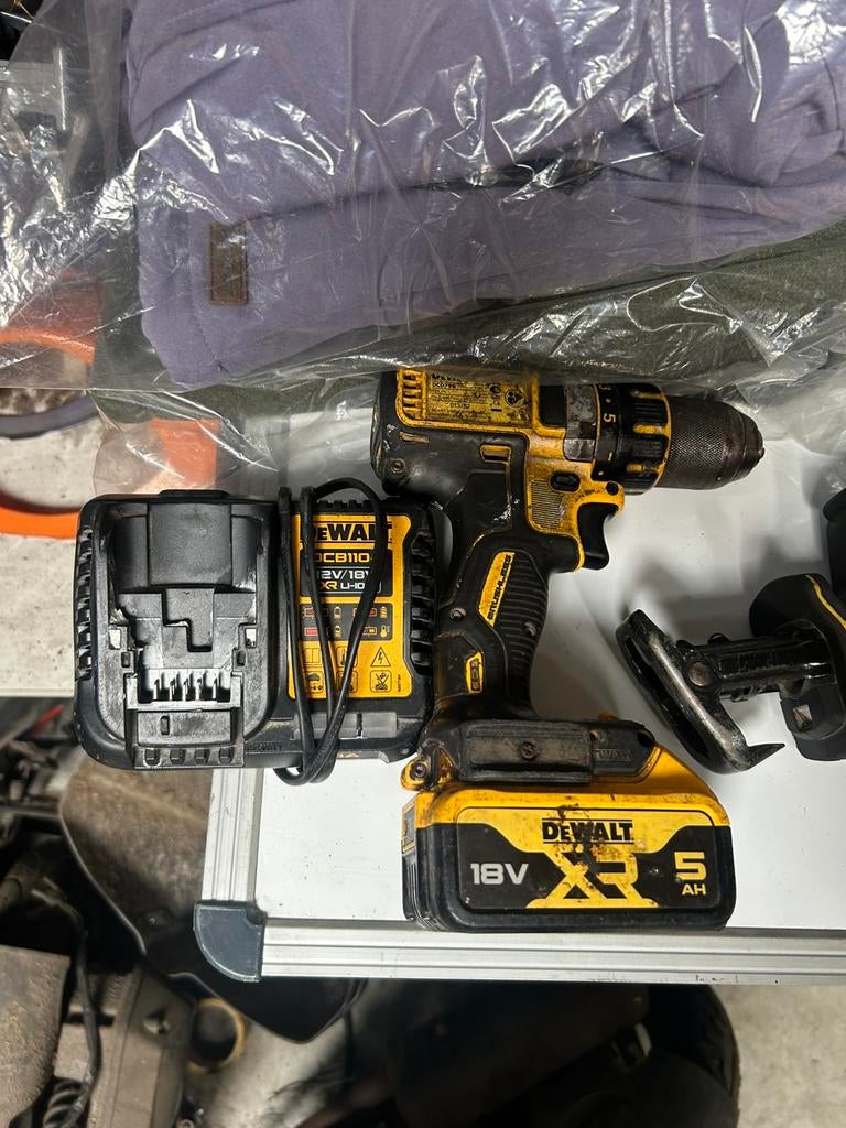 Dewalt accu boormachine, Ophalen of Verzenden, Zo goed als nieuw, Boormachine