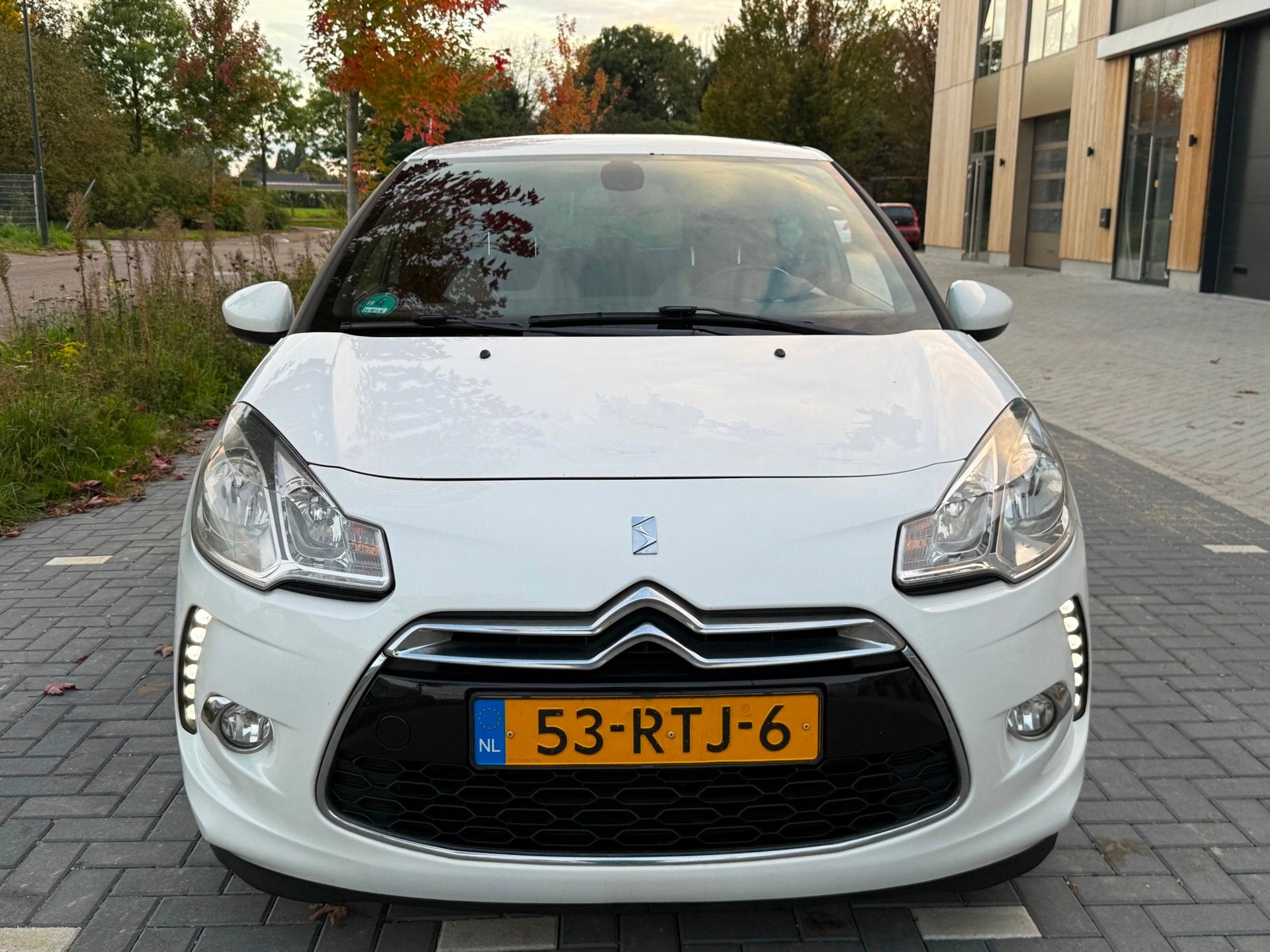 Citroen DS3 1.6 e-HDi So Chic DUO-LEER|NAVI|HIFI|CLIMA|LED!, Euro 5, 28 km/l, Gebruikt, 4 cilinders