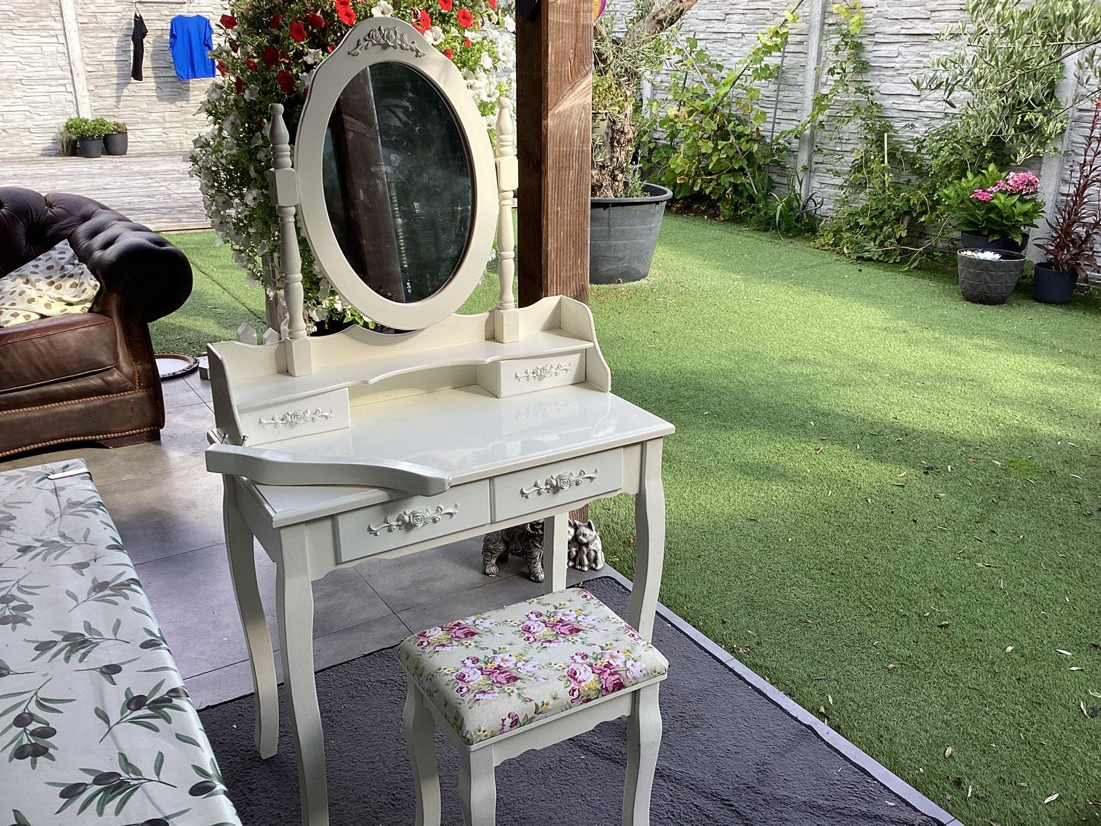 Kaptafeltje. Make-Up tafel. Wit. Kaptafel, Ophalen, Gebruikt, Hout, Minder dan 100 cm