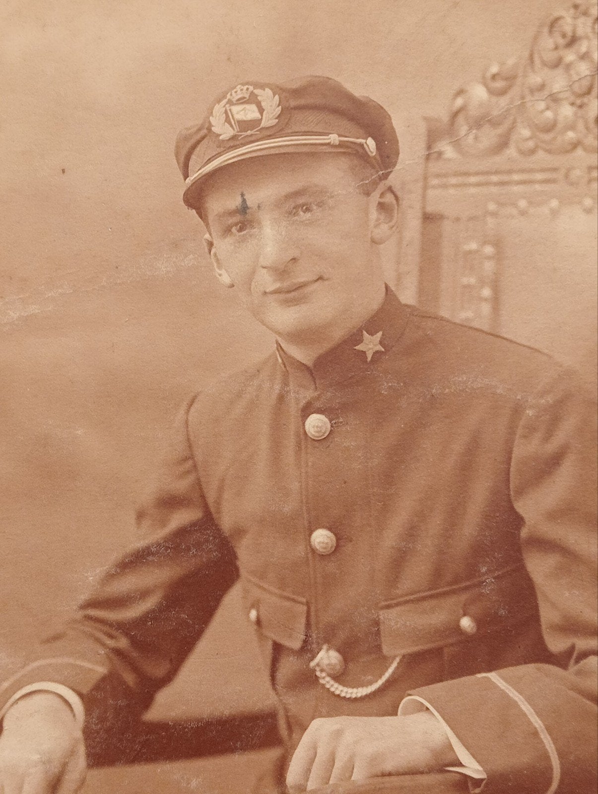 Oude foto van een man in uniform, M.H. Ladde Amsterdam, Verzamelen, Ophalen of Verzenden, Voor 1940, Gebruikt