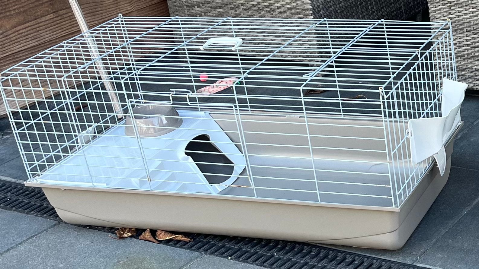 Konijnen hok Savic, kooi /binnenhok / konijn / cavia, Dieren en Toebehoren, Knaagdieren en Konijnen | Hokken en Kooien, Kooi, Zo goed als nieuw
