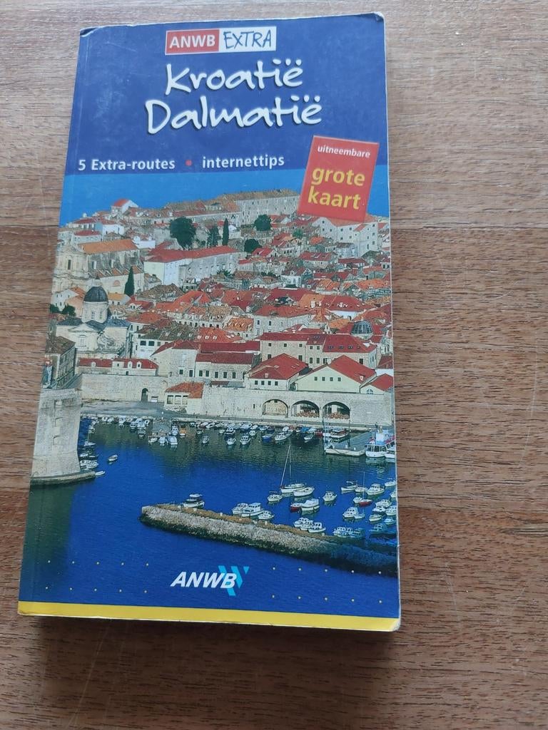 ANWB Extra Reisgids Kroatië Dalmatië met kaart, Europa, Ophalen of Verzenden, Reisgids of -boek, ANWB