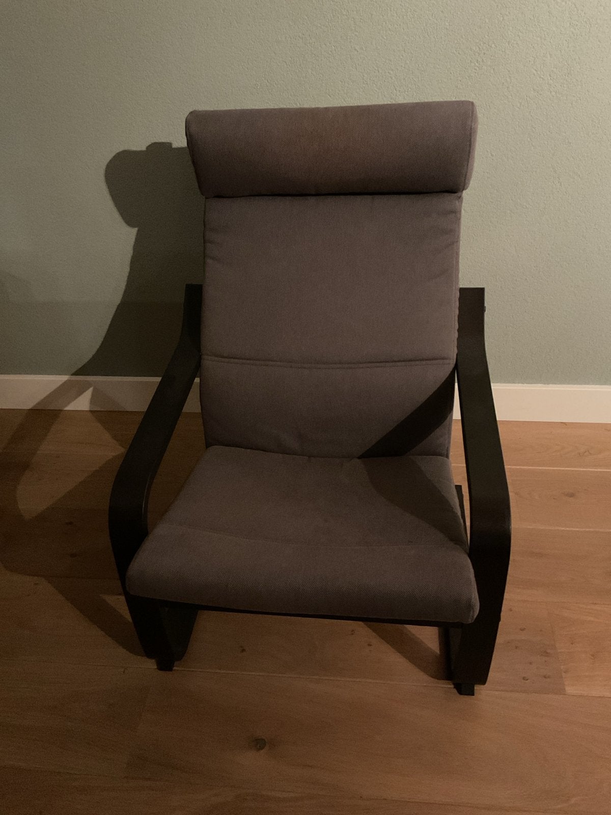 IKEA Poäng fauteuil met donkerbruin frame en grijs kussen, Ophalen, Gebruikt, Hout, Eén