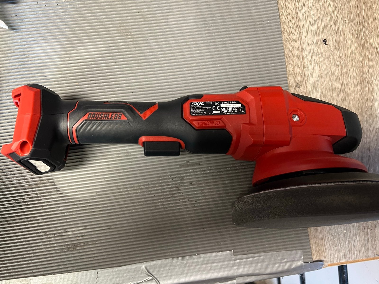SKIL PWRCORE 20V Accu Excentrische poliermachine Borstelloos, Ophalen, Zo goed als nieuw, Minder dan 600 watt, Excentrische schuurmachine