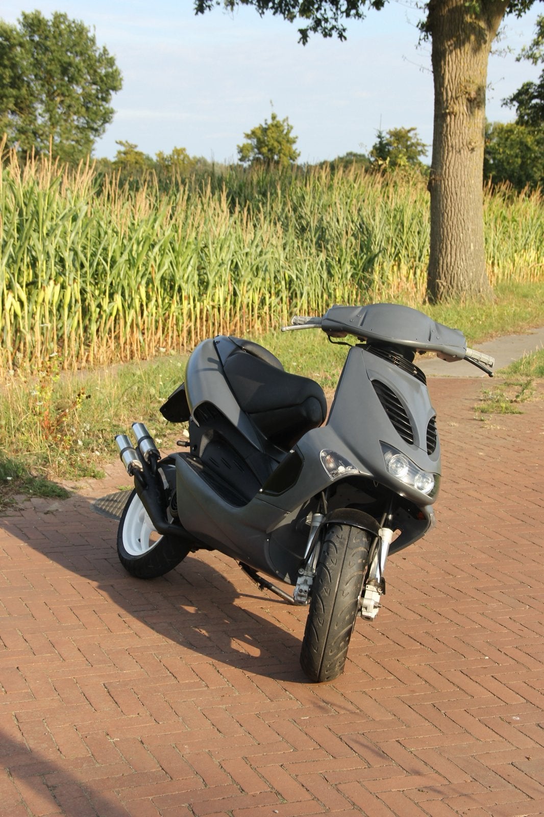 Aprillia SR 50, Ophalen, Zo goed als nieuw, Benzine, Aerox
