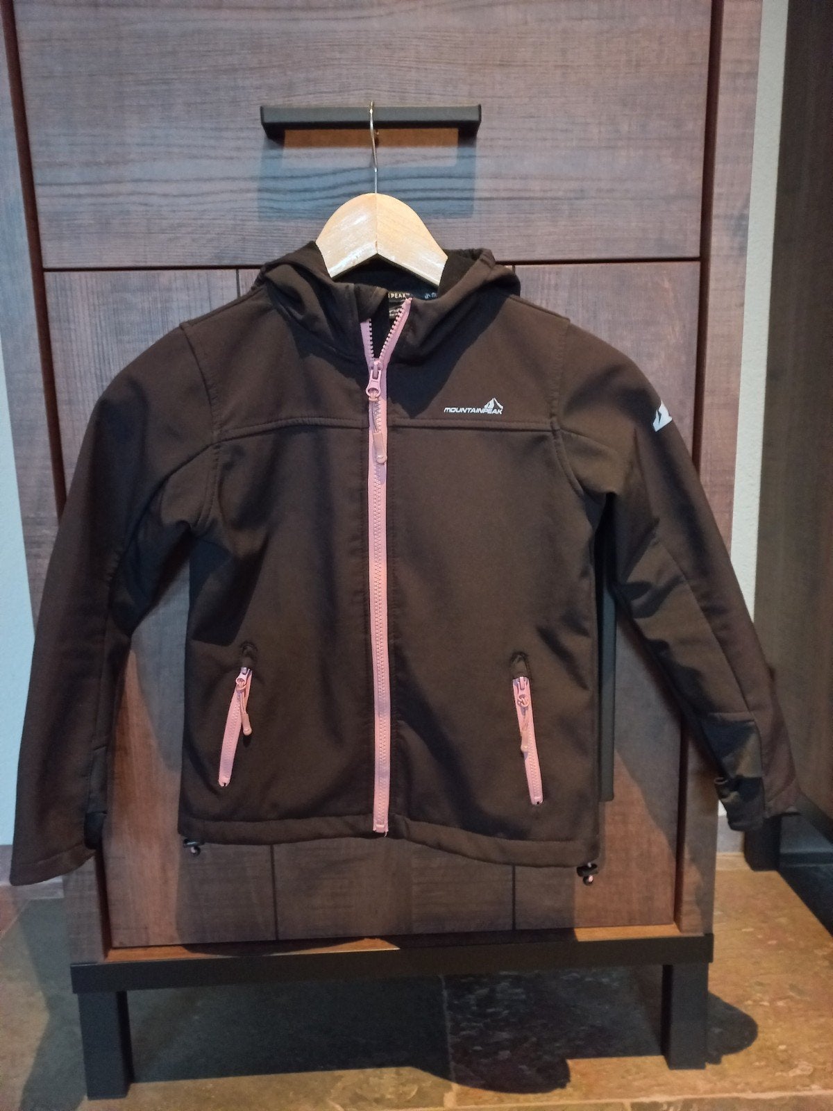Mountain Peak Softshell Jas Zwart/Roze - Maat 122, Gebruikt, Meisje, Ophalen of Verzenden, Mountain Peak
