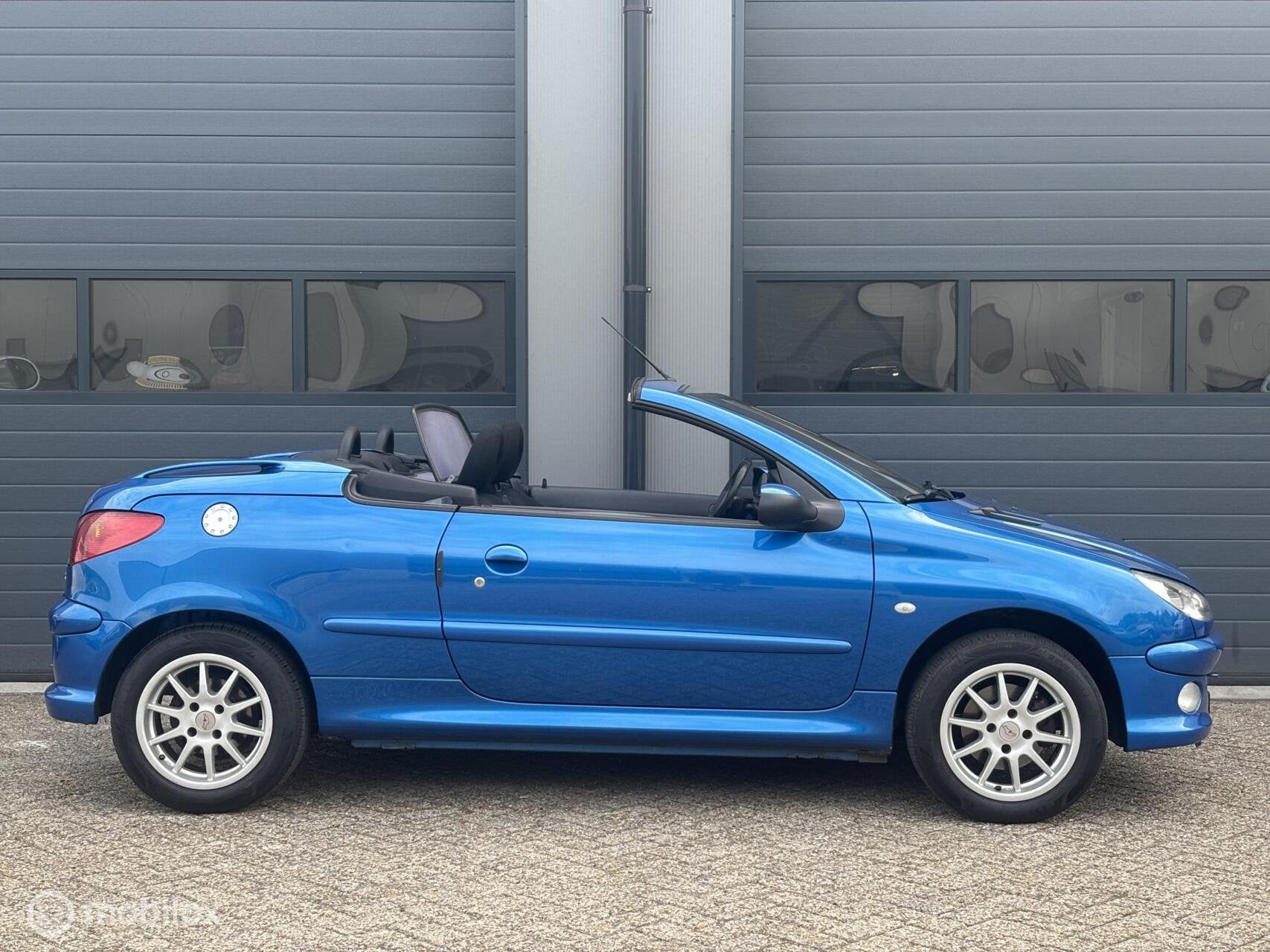 Peugeot 206 CC 1.6-16V CABRIO, Voorwielaandrijving, 4 cilinders, Cabriolet, 4 stoelen