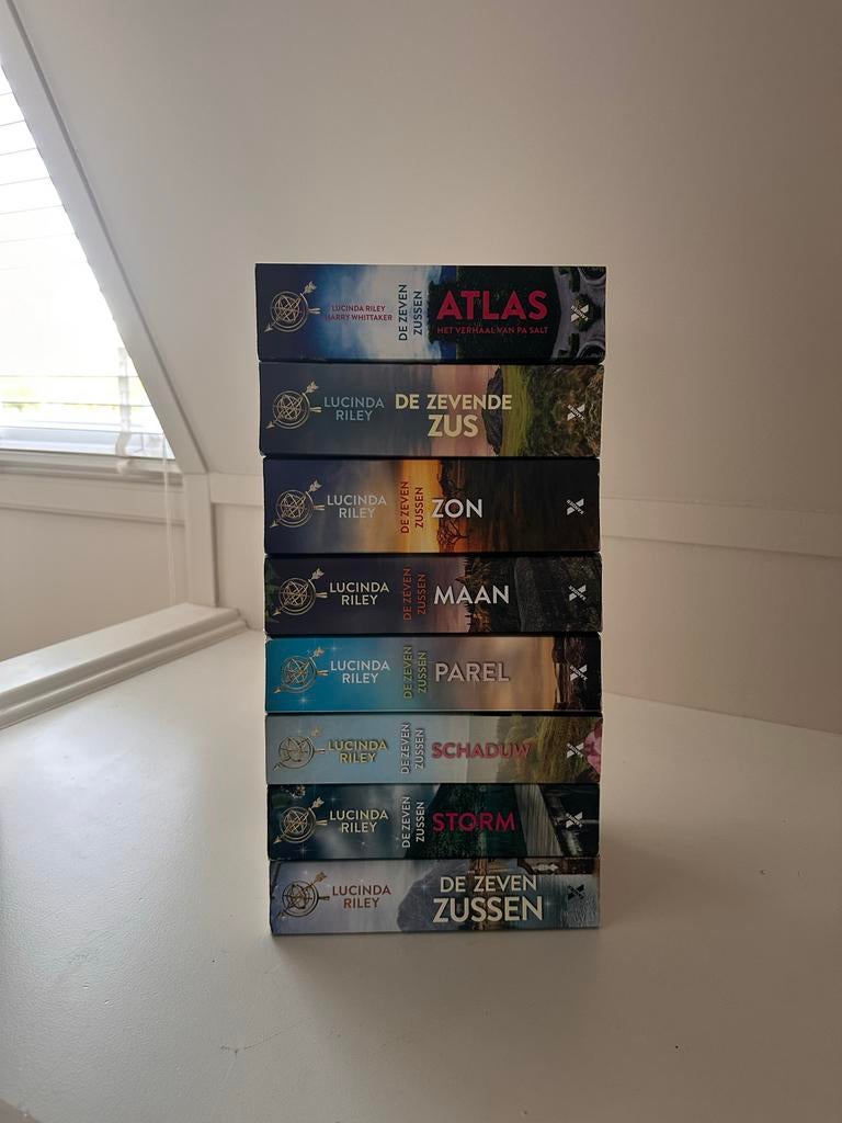De Zeven Zussen serie compleet - Lucinda Riley, Boeken, Romans, Zo goed als nieuw, Nederland, Ophalen of Verzenden