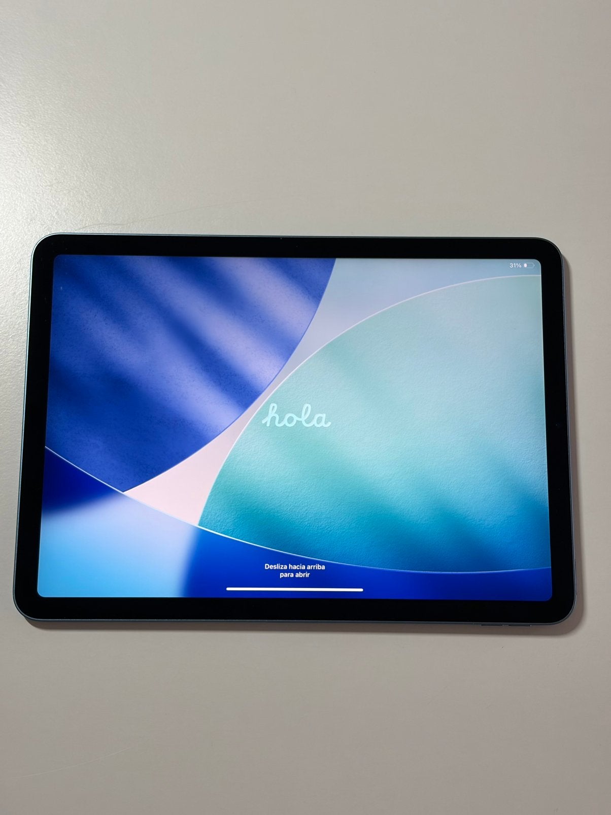 Apple iPad Air (5e generatie) + Hoesje