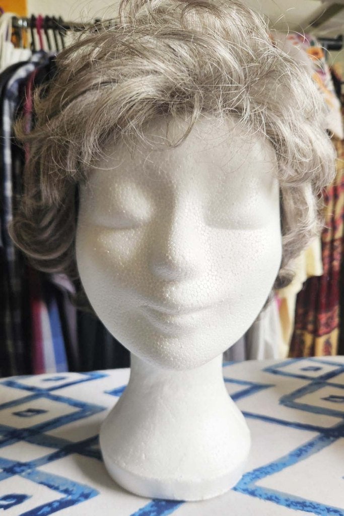 Pruik, echt haar, grijs, eenmaal gedragen, Sieraden, Tassen en Uiterlijk, Uiterlijk | Haarverzorging, Ophalen of Verzenden, Nieuw