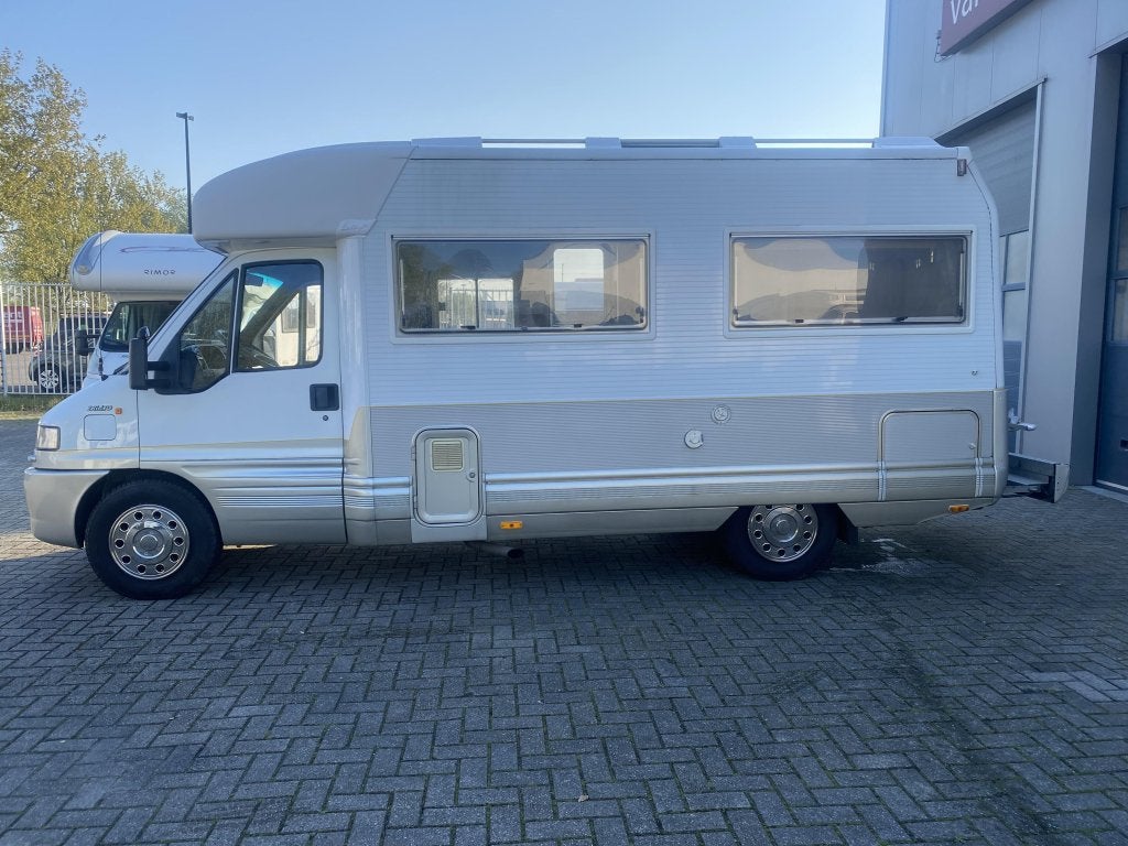 Laika Ecovip 7 R Zonnepaneel omvormer MaxVan, Afzuigkap, Reservewiel, Fiat, Treinzit