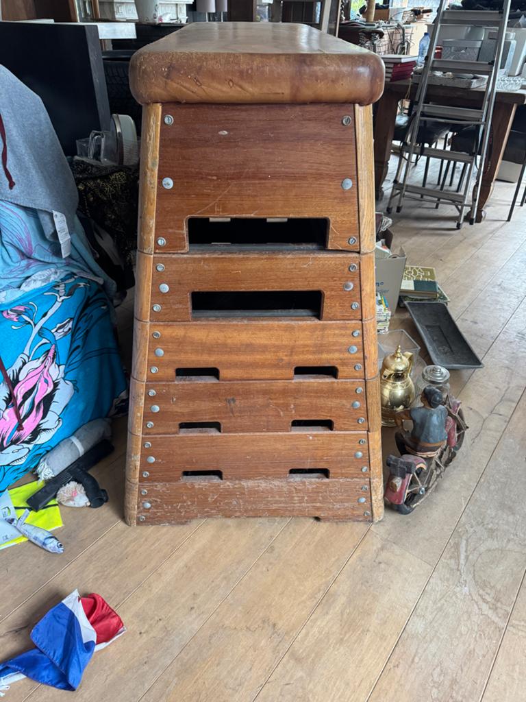 Vintage Turnkast met Lederen Topdek - Decoratief & Functione, Sport en Fitness, Ophalen, Gebruikt