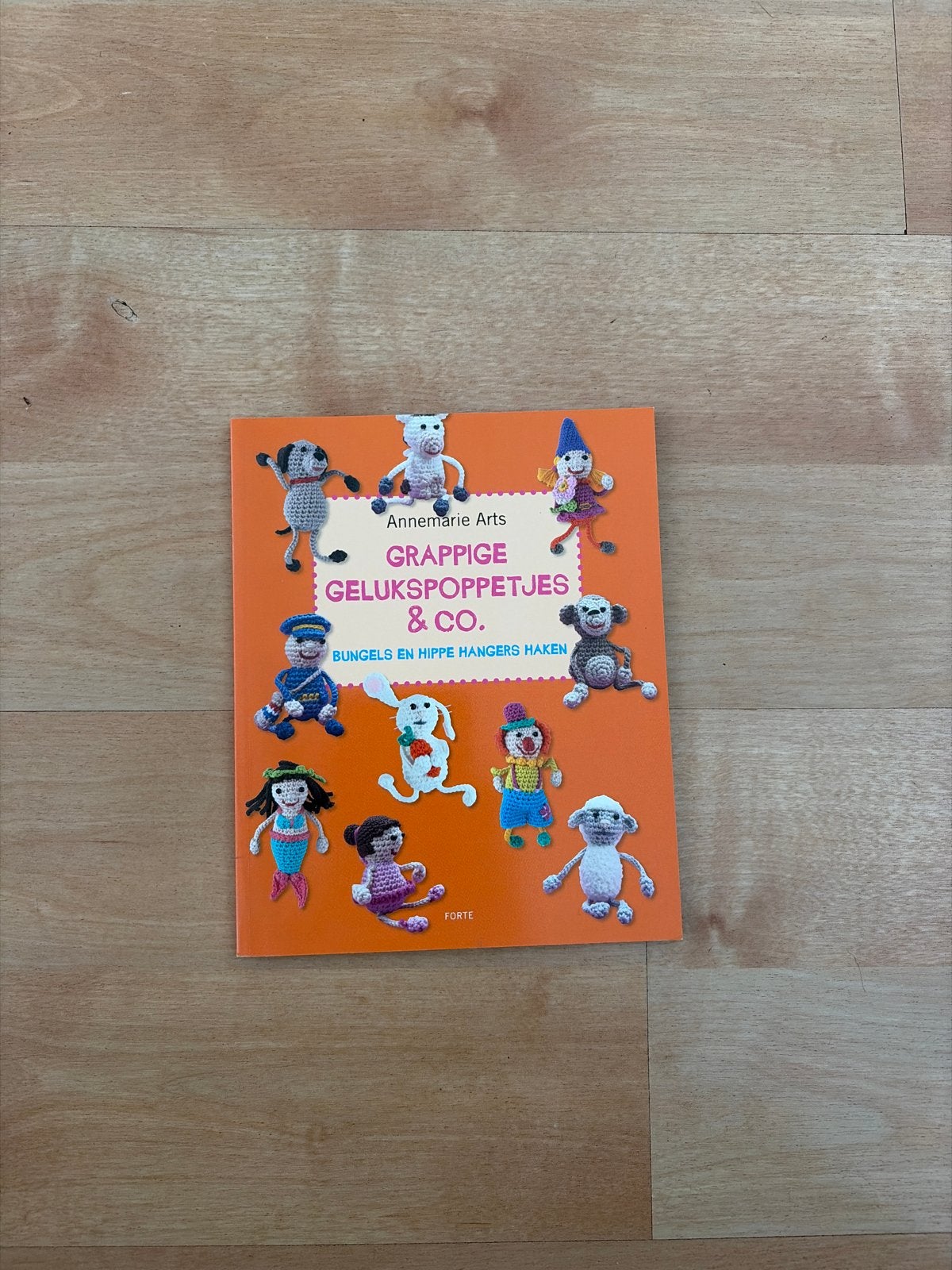 Grappige Gelukspoppetjes & Co. Haakboek, Ophalen of Verzenden, Zo goed als nieuw, Haken, Patroon of Boek