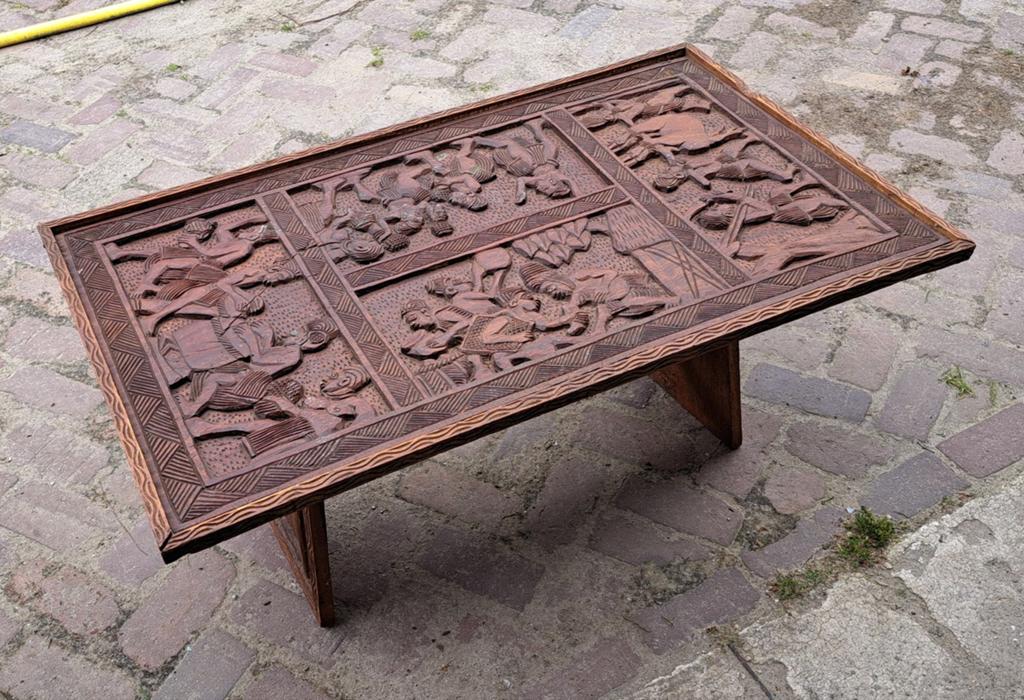 Oud afrkaans hout gesneden tafeltje, Ophalen
