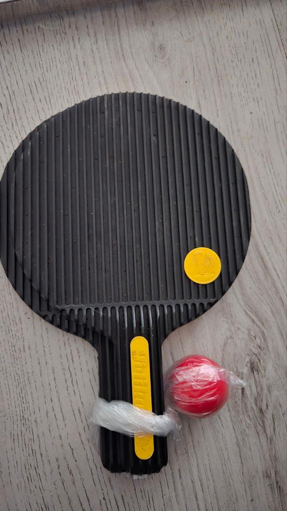 Tafeltennisbatje met balletje - Zwart/Geel, Sport en Fitness, Tafeltennis, Ophalen of Verzenden, Nieuw, Net, Batje(s) of Balletje(s)