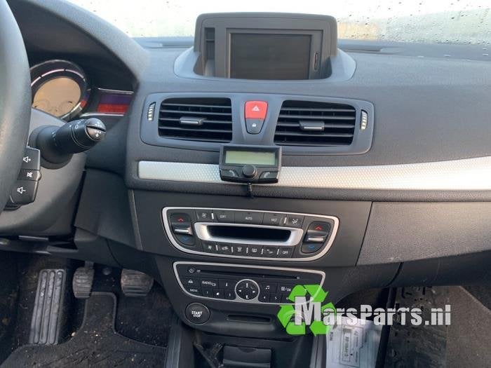 Radio van een Renault Megane, Gebruikt, -, Renault, -