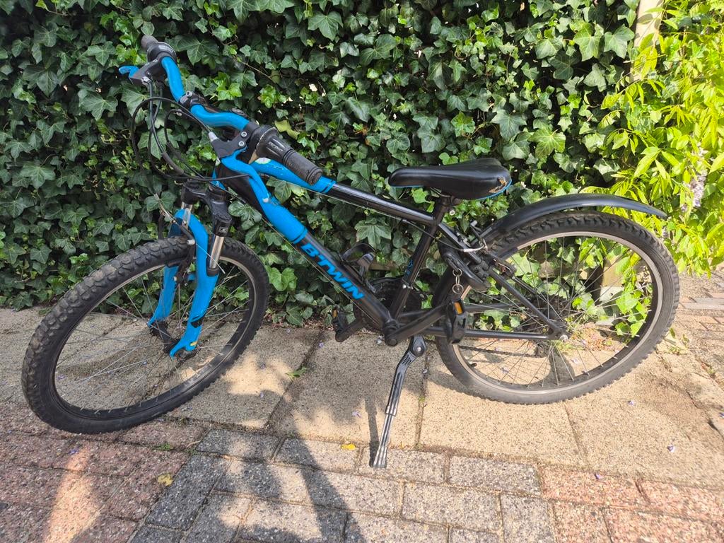 B'Twin Kinderfiets 24 inch - Zwart/Blauw, Ophalen, Velgrem, Versnellingen, B'Twin