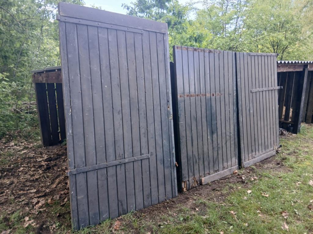 Robuuste houten garagedeuren - Gebruikt, Gebruikt, Garagedeur, 200 tot 215 cm, Hout