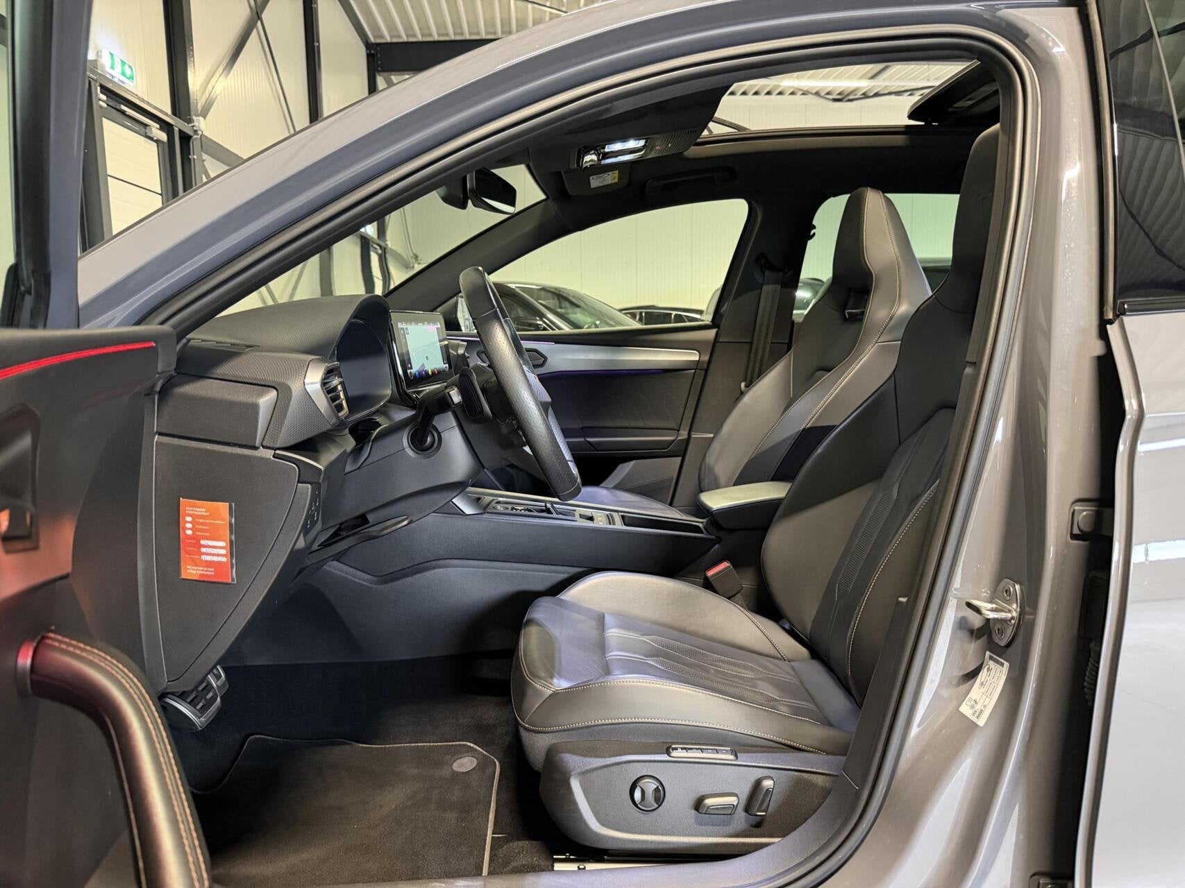 CUPRA Leon Sportstourer 1.4 e-Hybrid VZ Copper Edition Pano, Auto's, Gebruikt, Euro 6, 4 cilinders, Leon