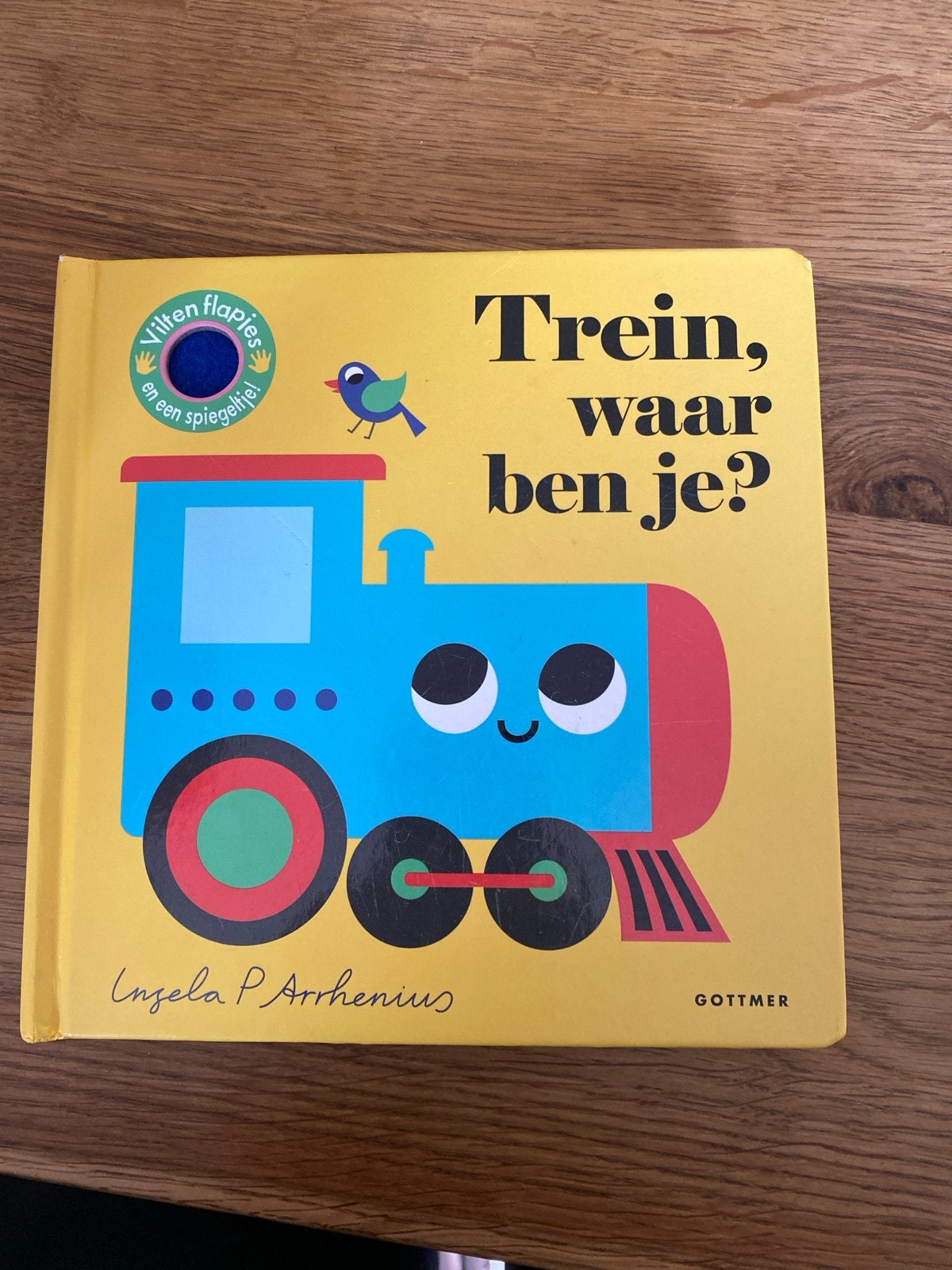 Trein, waar ben je? - Boekje met stoffen flapjes, Ophalen of Verzenden, Zo goed als nieuw, Uitklap-, Voel- of Ontdekboek, 1 tot 2 jaar