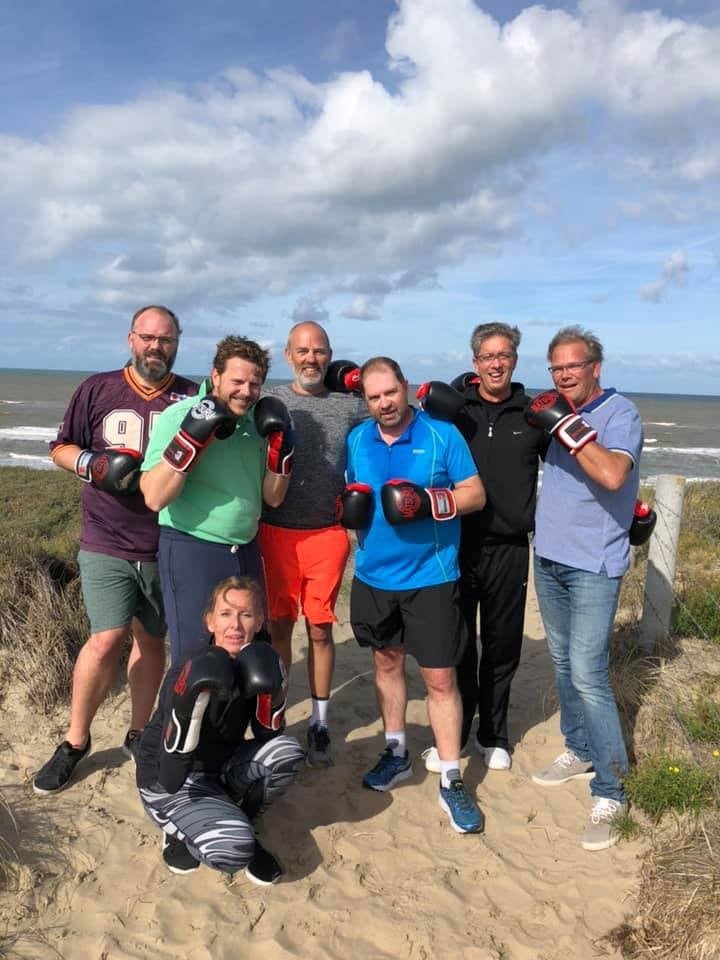 Bokshandschoenen huren, Ophalen, Zo goed als nieuw, Bokshandschoenen