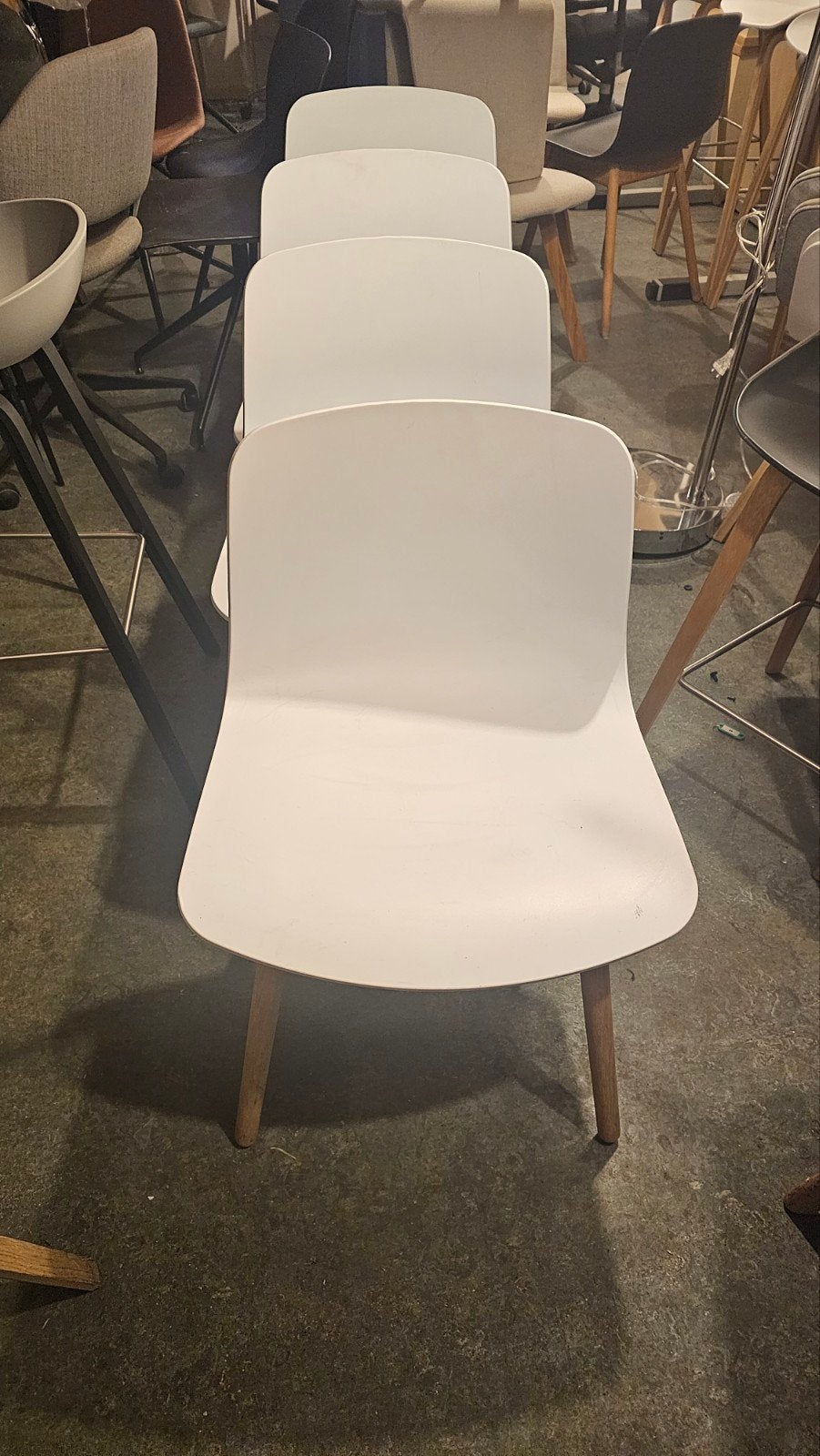 hay design AAC12 EETKAMER STOELEN 75,= PERSTUK, Huis en Inrichting, Ophalen of Verzenden, Wit