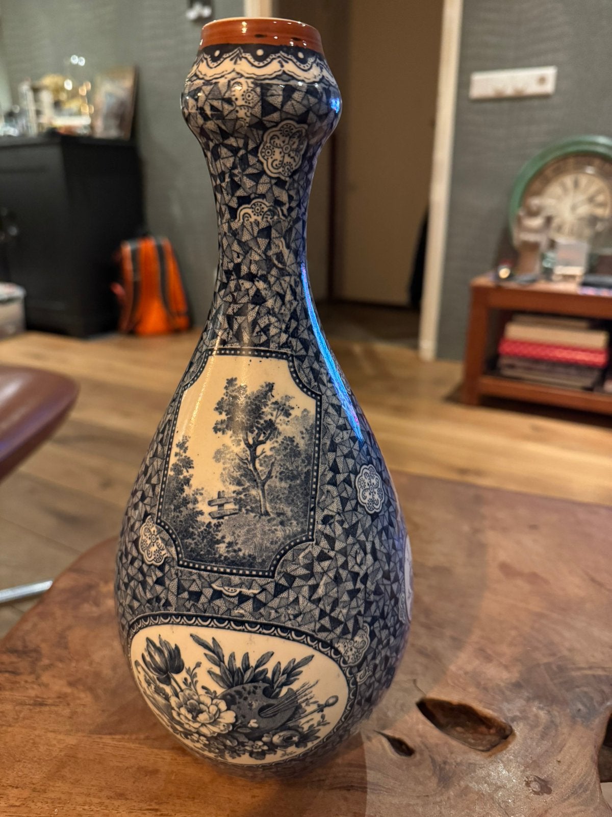 antieke blauw-witte vaas met het bekende "Flamand" decor, Ophalen