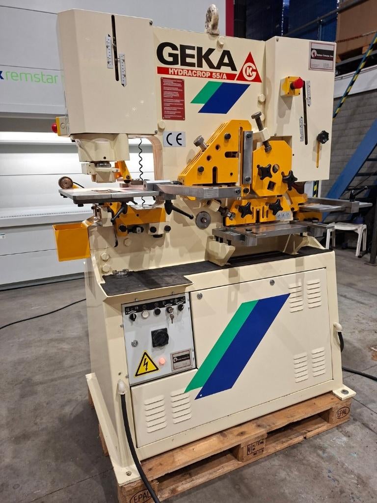 Geka Hydraulische Pons-/Knip- en Uitkapmachine Hydracrop 55, Ophalen, Zo goed als nieuw