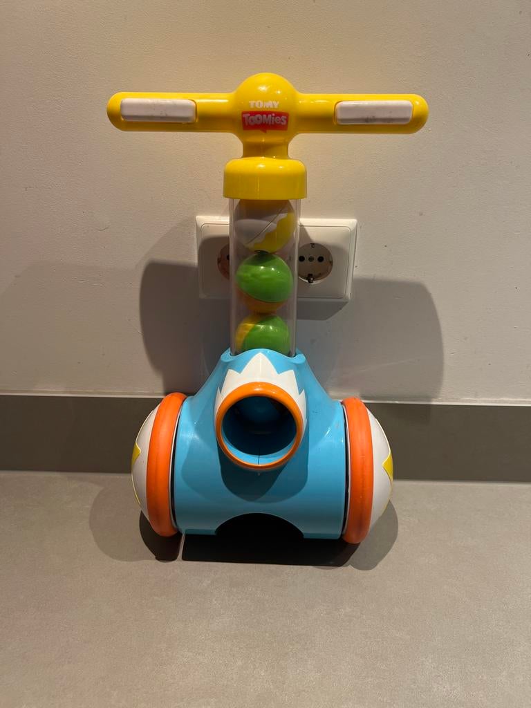 Tomy Toomies Roll 'n' Pop Walker, Ophalen of Verzenden, Zo goed als nieuw, Overige typen, Met geluid