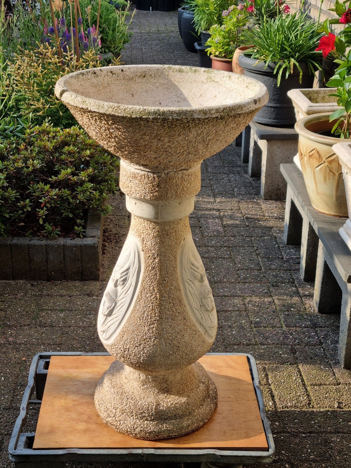 Plantenbak op zuil korrelbeton
Hoogte 78 cm, Ophalen, Steen, Gebruikt, Rond