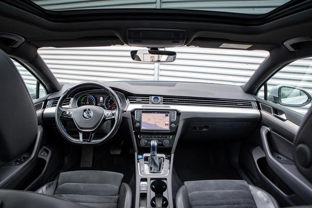 Volkswagen Passat Variant 1.4 TSI GTE Highline Pano Clima Le, Gebruikt, 4 cilinders, Hybride Elektrisch/Benzine, 1600 kg