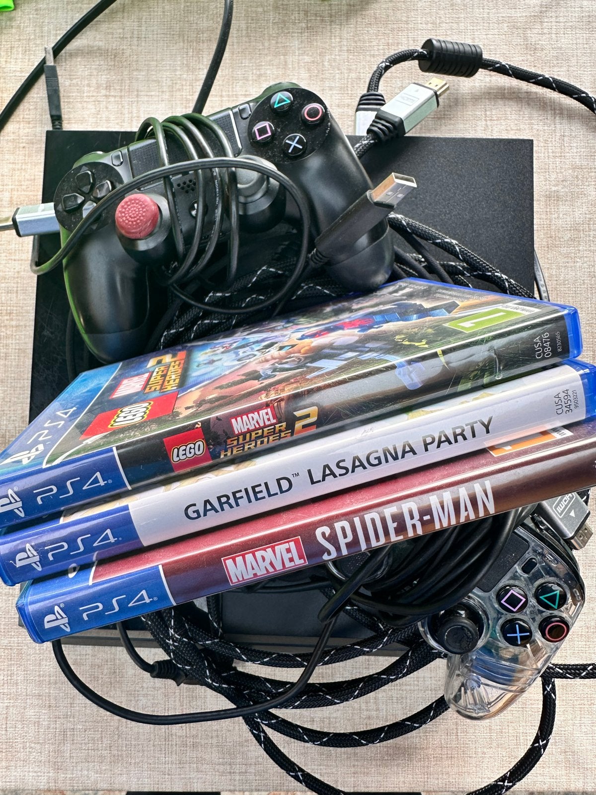 Sony PS4 met 2 controllers en 3 games, Met 2 controllers, Ophalen of Verzenden, Original, Gebruikt
