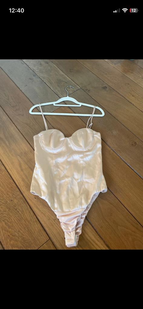 Zara satijnen body nude beige S, Ophalen of Verzenden, Beige, Body of Korset