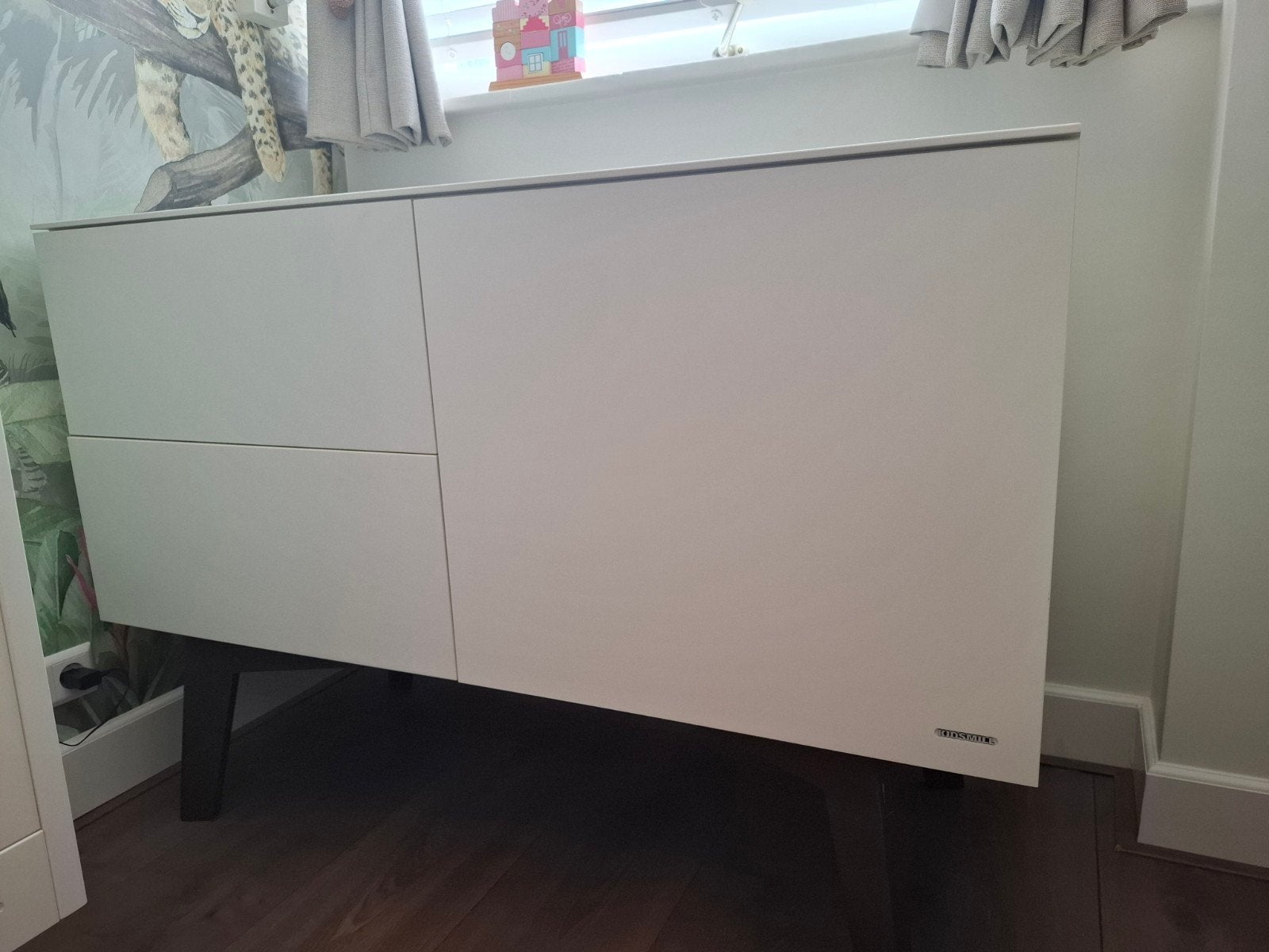 Kidsmill Sixties Commode Wit met Walnoten Poten, Ophalen, Gebruikt, 50 tot 70 cm, 100 cm of meer