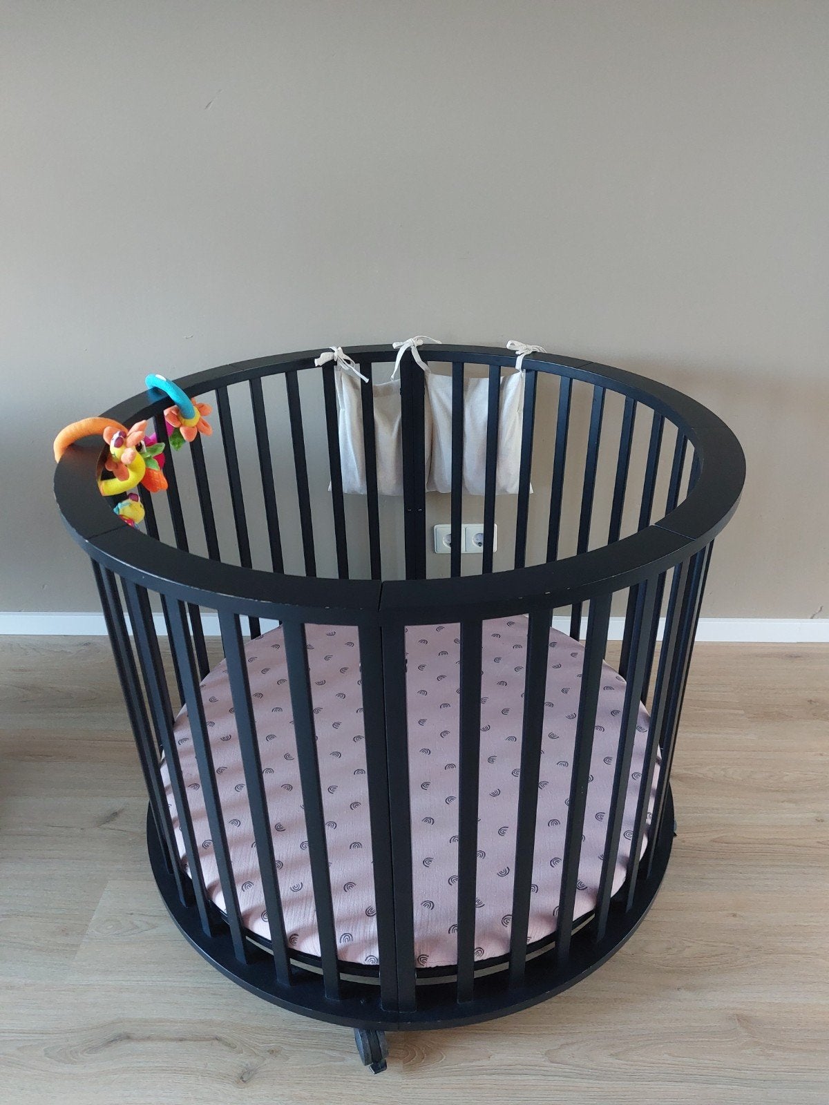 Europe Baby Box Circa Zwart - Rond, Kinderen en Baby's, Boxen, Ophalen, Zo goed als nieuw, Rond, In hoogte verstelbaar