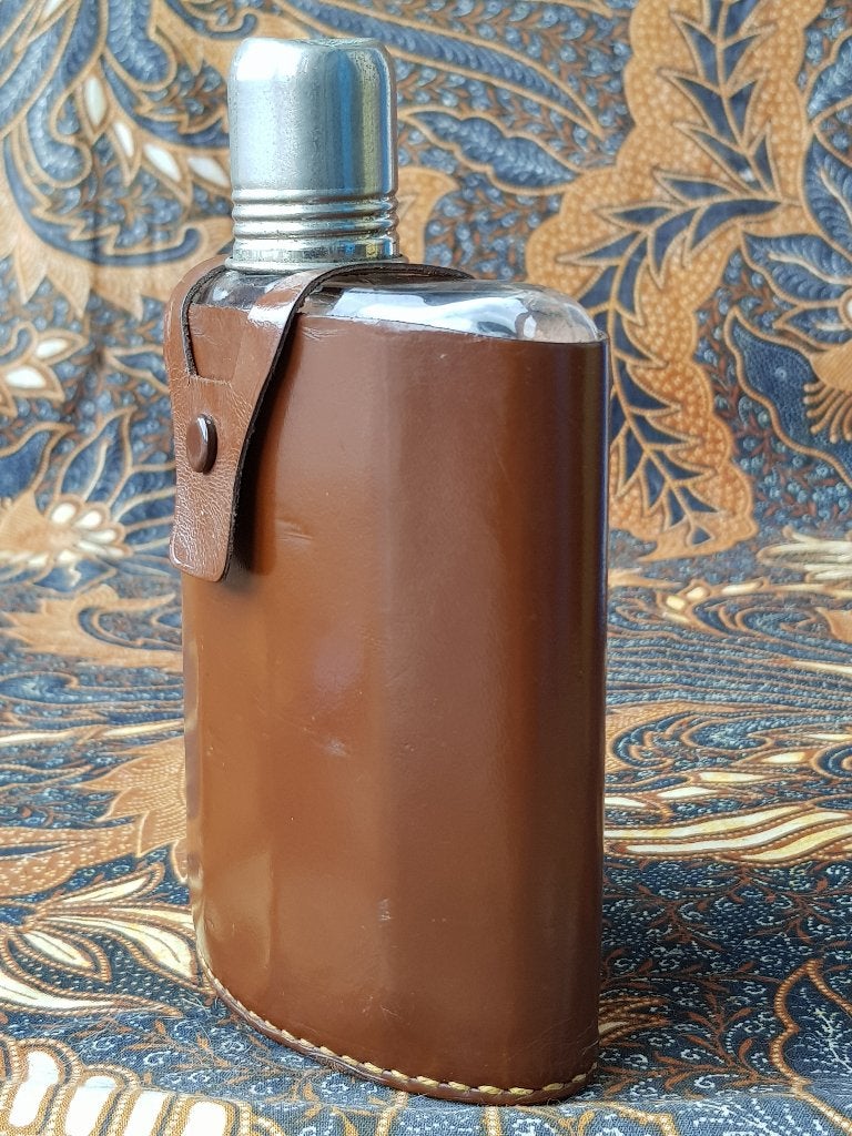 Mooie originele oude zakfles uit Engeland van glas en leder., Antiek en Kunst, Ophalen of Verzenden