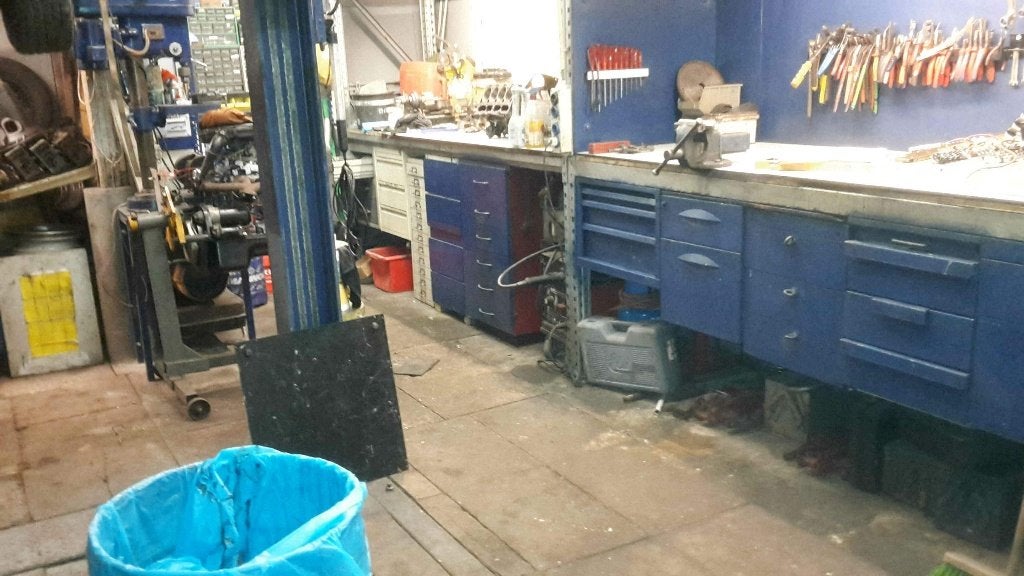 Gezocht: Oude schuur of kale loods,, Huizen en Kamers