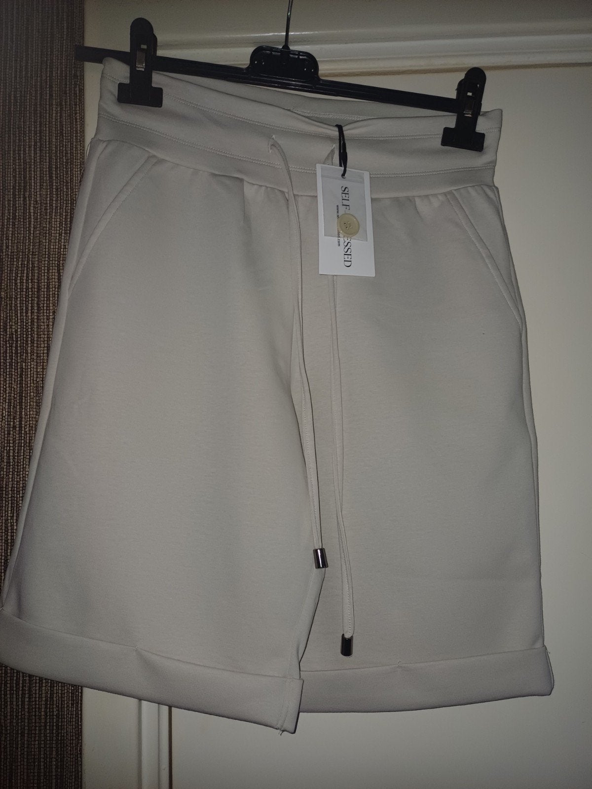 Self Obsessed Jog Bermuda Kitkleur - Maten S en M, So, So, Kort, Beige