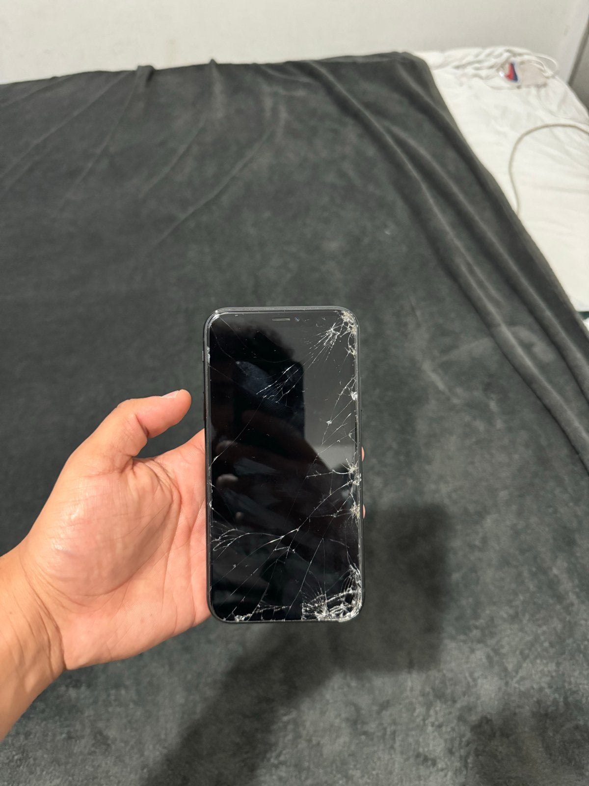 iPhone XR met kapot scherm - voor reparatie of onderdelen, Ophalen of Verzenden, Niet werkend, Zwart, IPhone XR
