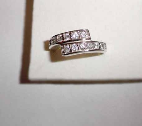 Ring zilver zirkonia modern, Met strass, Nieuw, Ophalen of Verzenden, 17 tot 18