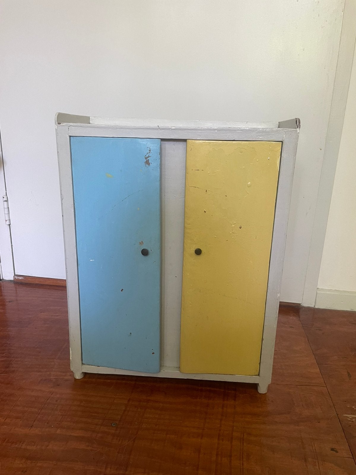 kleine vintage kabinet, Antiek en Kunst, Antiek | Meubels | Kasten, Ophalen