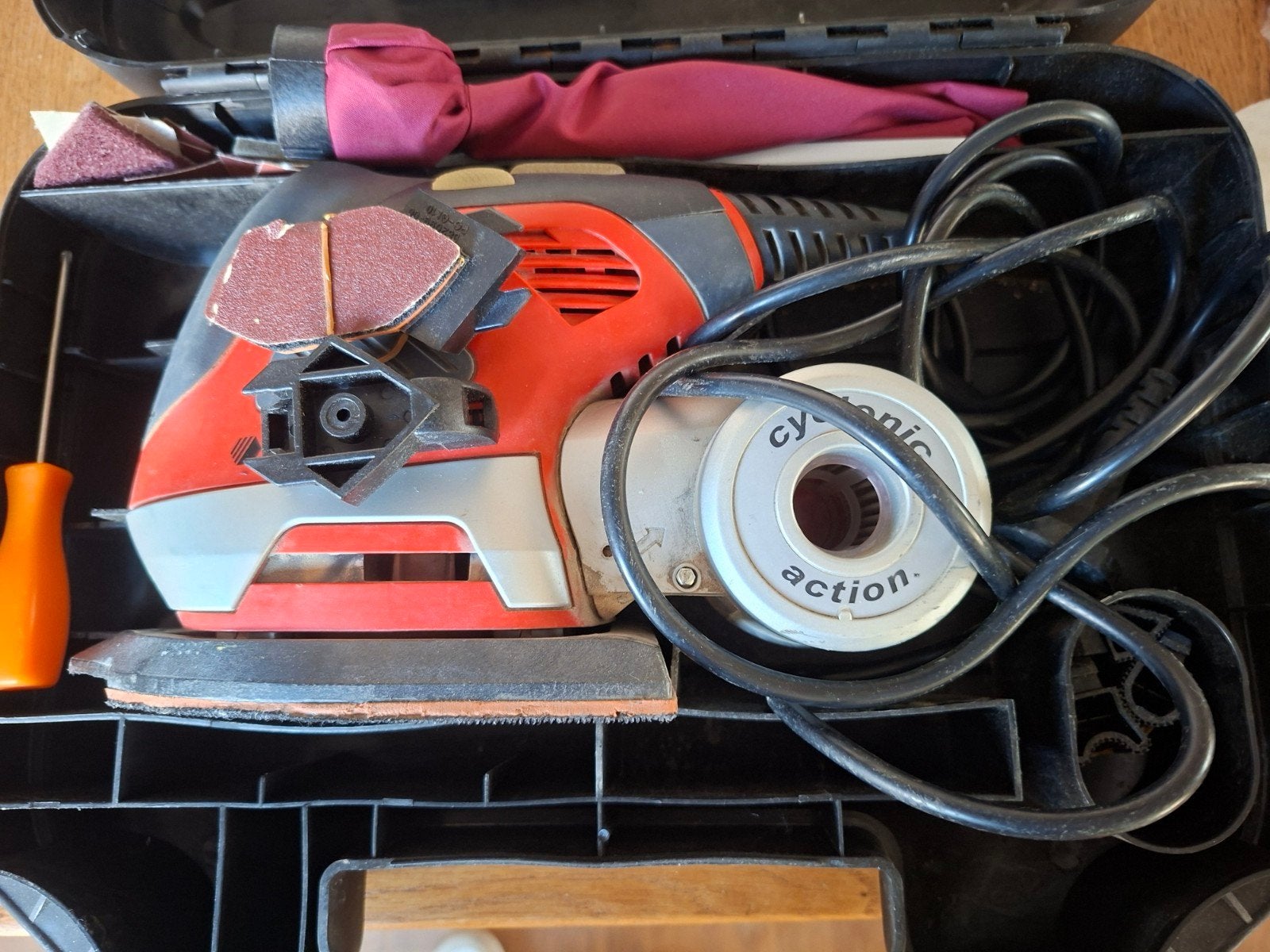 Black & Decker schuurmachine met accessoires, Ophalen of Verzenden, Gebruikt, Minder dan 600 watt, Overige typen