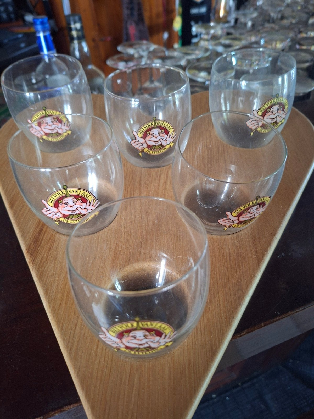 Efteling Laaf Bier Glaasjes op Houten Dienblad, Ophalen, Zo goed als nieuw, Gebruiksvoorwerp