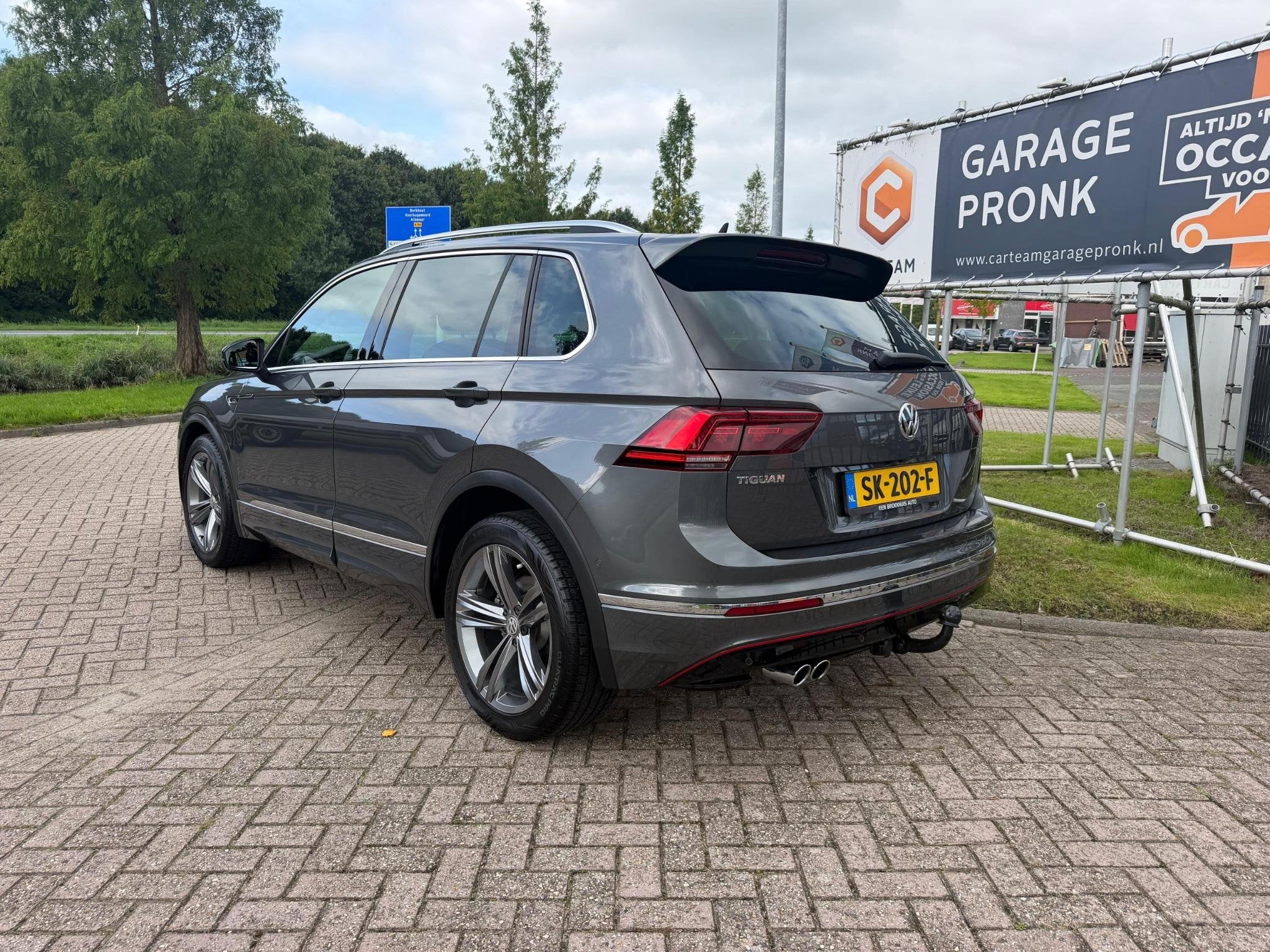 Volkswagen Tiguan 1.4 TSI R LINE BOVAG GARANTIE CARPLAY/PANO, Auto's, 12 maanden, 125 pk, Gebruikt, Origineel Nederlands