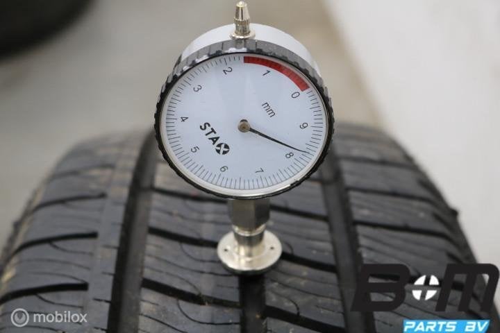 1 x 2156017 104H Goodyear Cargo Vector 2 met 8mm 215 60 17, Gebruikt, Band(en)