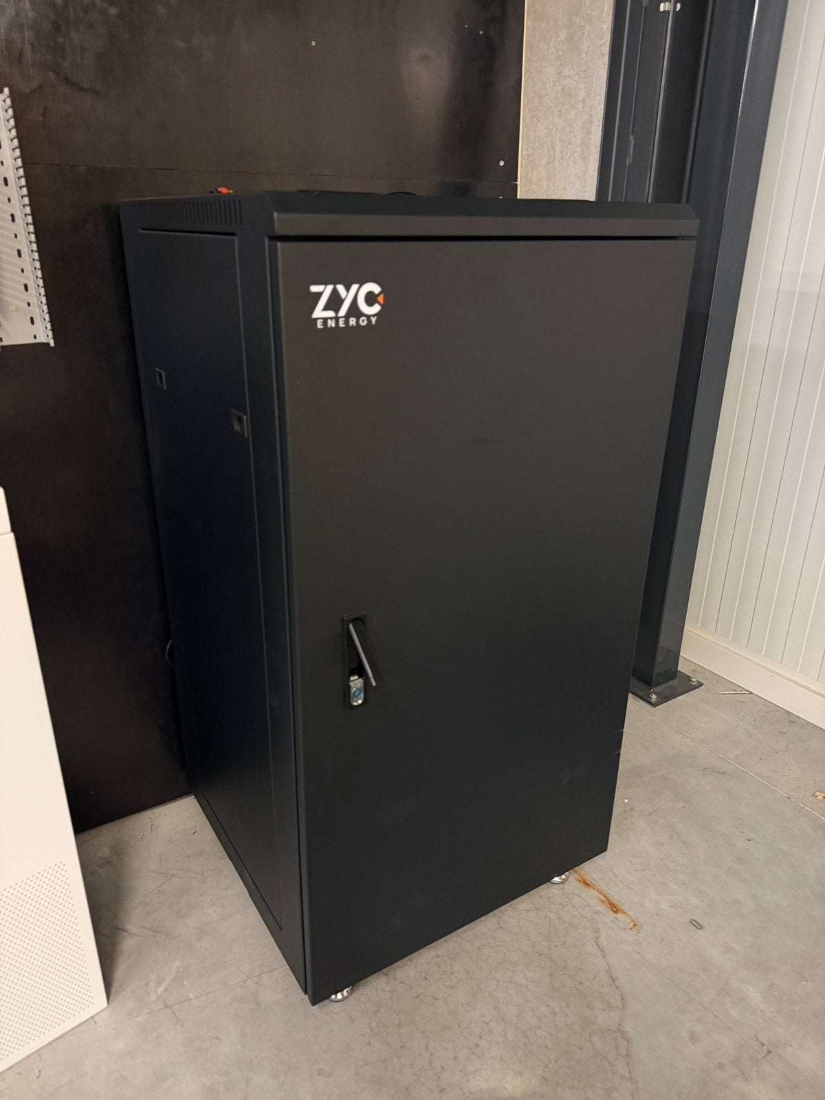 ZYC accukast + 2x SIMPO5000 accu modules, Ophalen, Nieuw, Overige typen