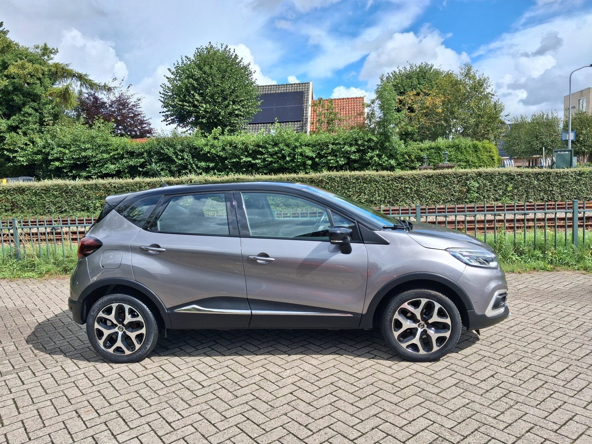 Foto 6 van Renault Captur 0.9 TCe Intens LED clima Navi pdc lage km ALL