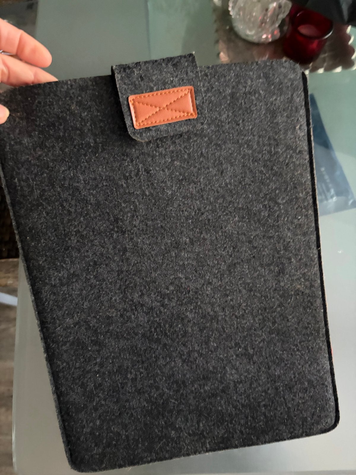 Grijze vilten laptophoes 13 inch, Computers en Software, Ophalen of Verzenden, 13 inch, Zo goed als nieuw