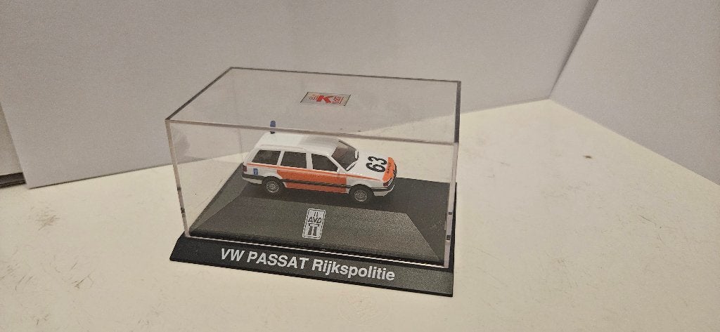 1:87 Herpa Rijkspolitie Passat met ander nummer, Ophalen of Verzenden, Zo goed als nieuw, Bus of Vrachtwagen, Herpa