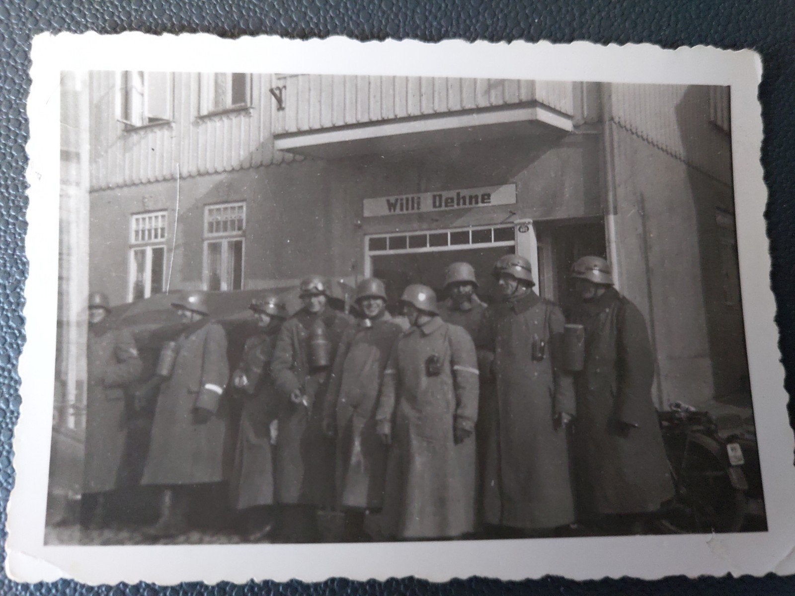 wo2foto Duitse soldaten met,gasmaskers,helm,bril,jas,lamp, Ophalen of Verzenden, Landmacht, Duitsland, Foto of Poster